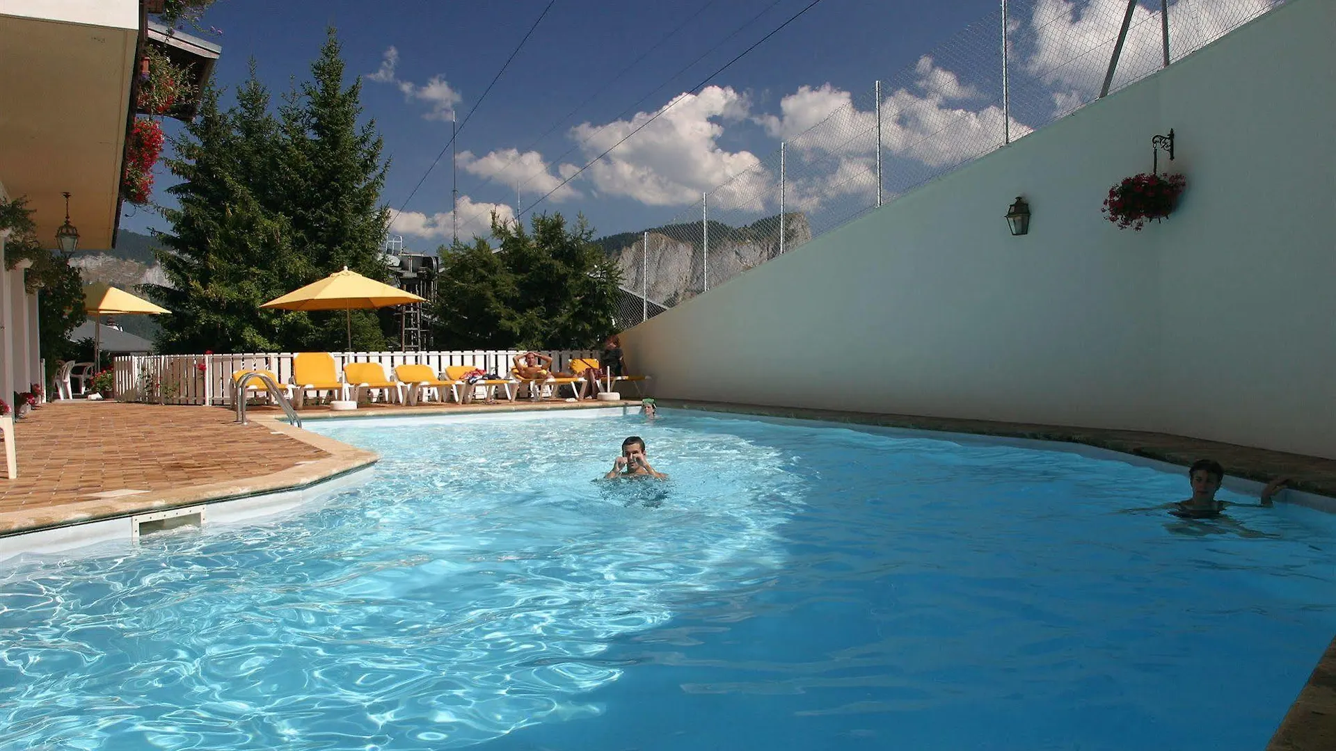 Hotel Le Christania Bellevaux 3*,  France